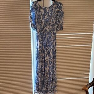 Vici Blue and White Floral Midi Dress